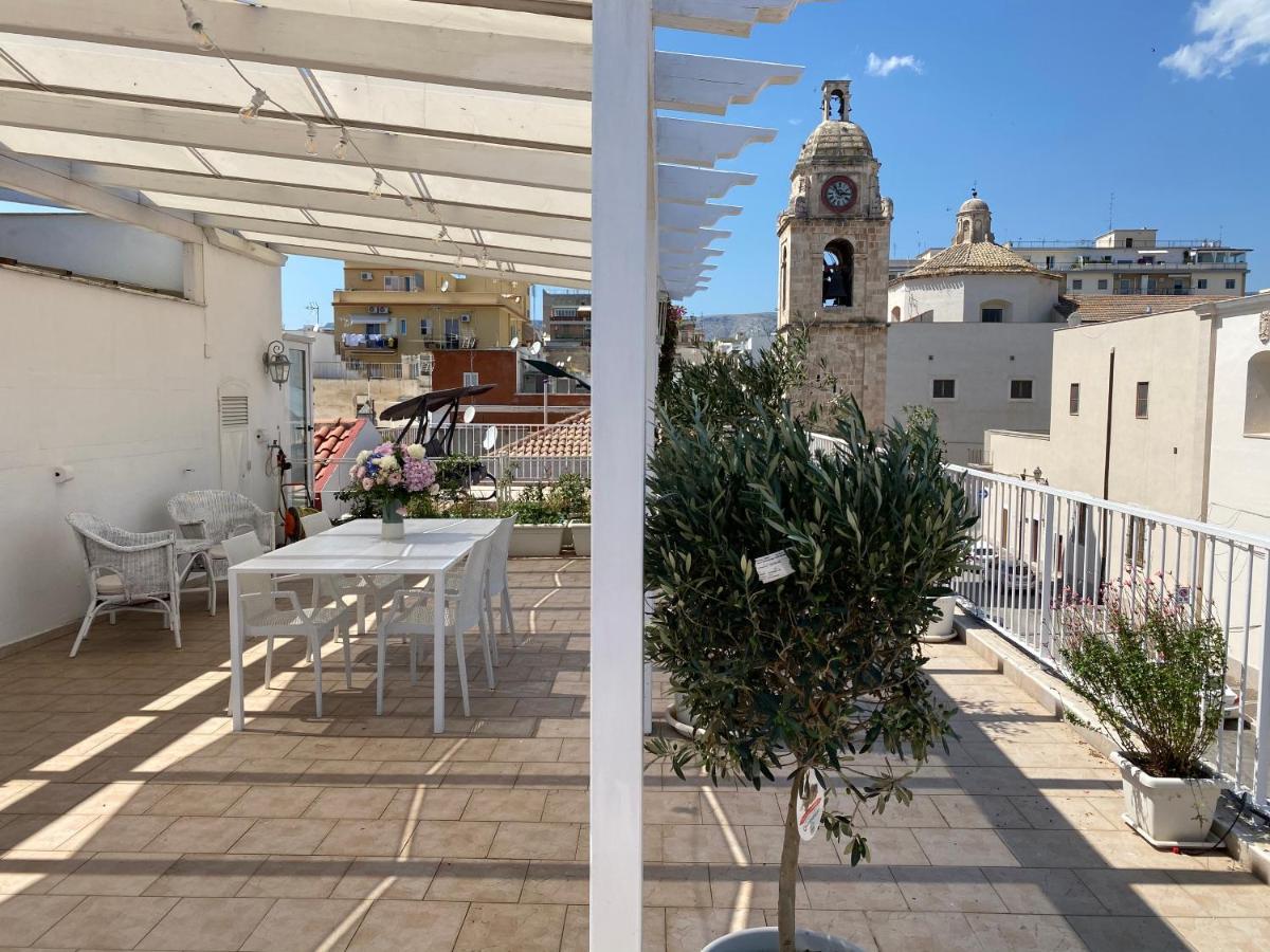 Aduepassi Apartments Manfredonia Bagian luar foto